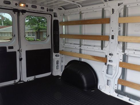 Used 2025 RAM ProMaster 2500 w/ U-Haul Equipment Group FWD image 27