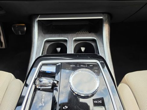 Used 2023 BMW i7 xDrive60 AWD/4WD image 37