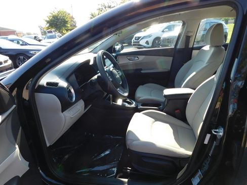Used 2023 Kia Forte LXS FWD image 14