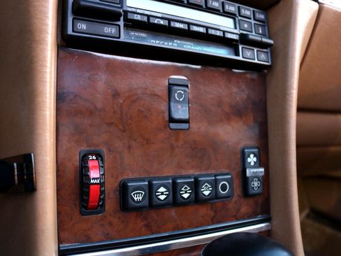 Used 1986 Mercedes-Benz 560 SL image 42