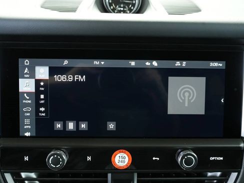 New 2025 Porsche Macan image 18