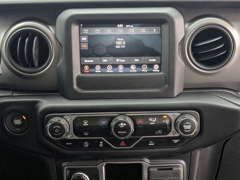 Used 2022 Jeep Wrangler Sport image 19