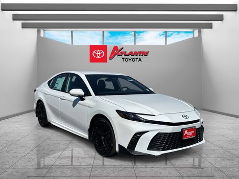 New 2026 Toyota Camry SE AWD/4WD image 4