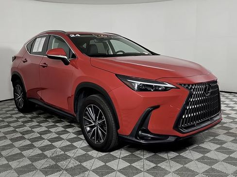 Used 2024 Lexus NX 250 FWD w/ Towing Package (2000 Lbs) image 3