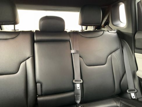 Used 2025 Jeep Compass Limited image 37