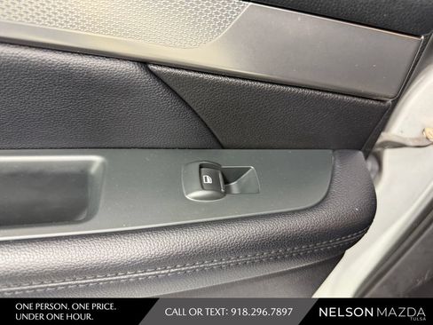 Used 2018 Ford Explorer XLT w/ Equipment Group 202A AWD/4WD image 40