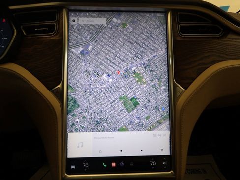 Used 2017 Tesla Model X 75D AWD/4WD image 29
