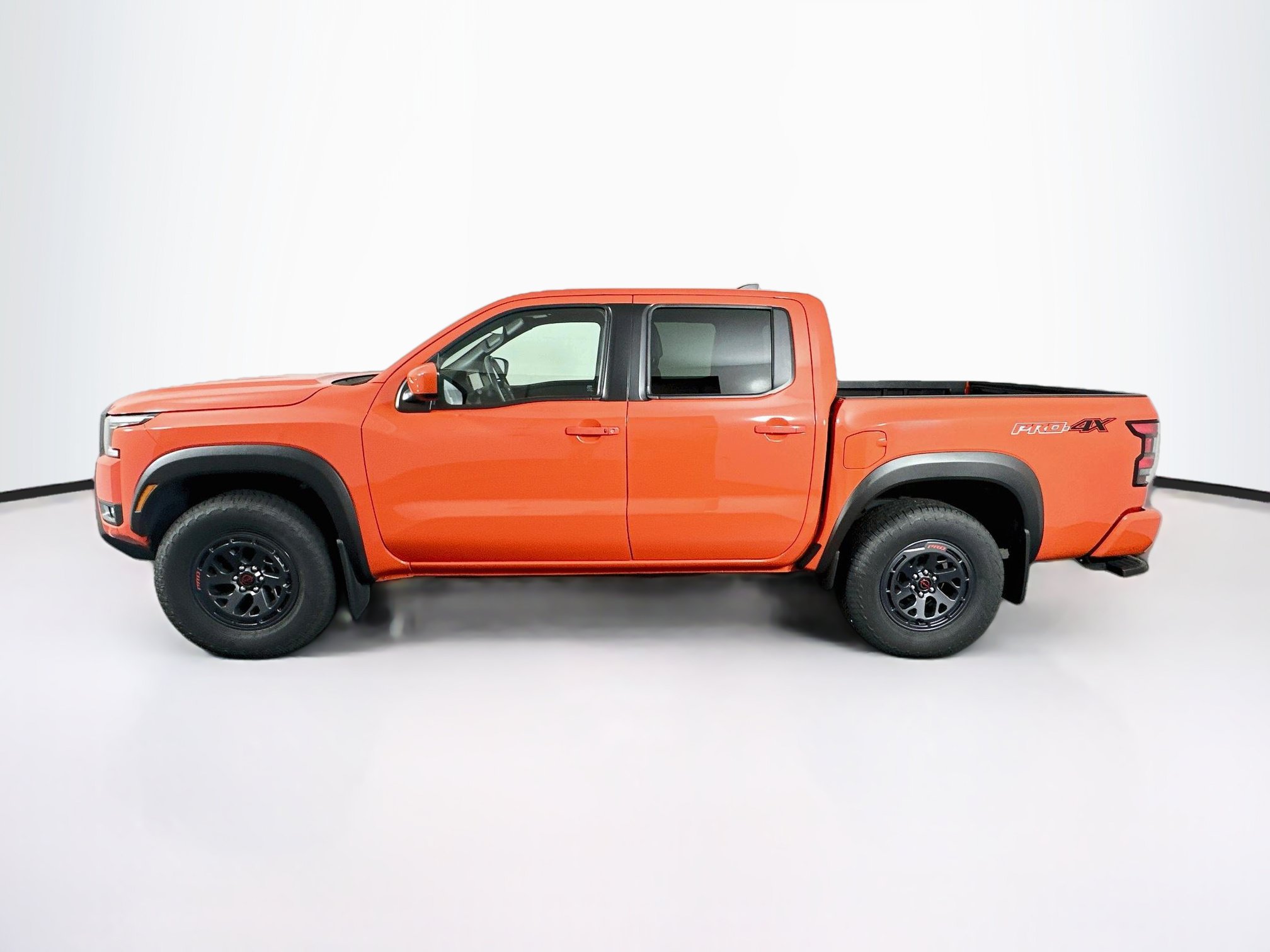 Used 2025 Nissan Frontier PRO-4X w/ Interior Protection Package AWD/4WD image 4