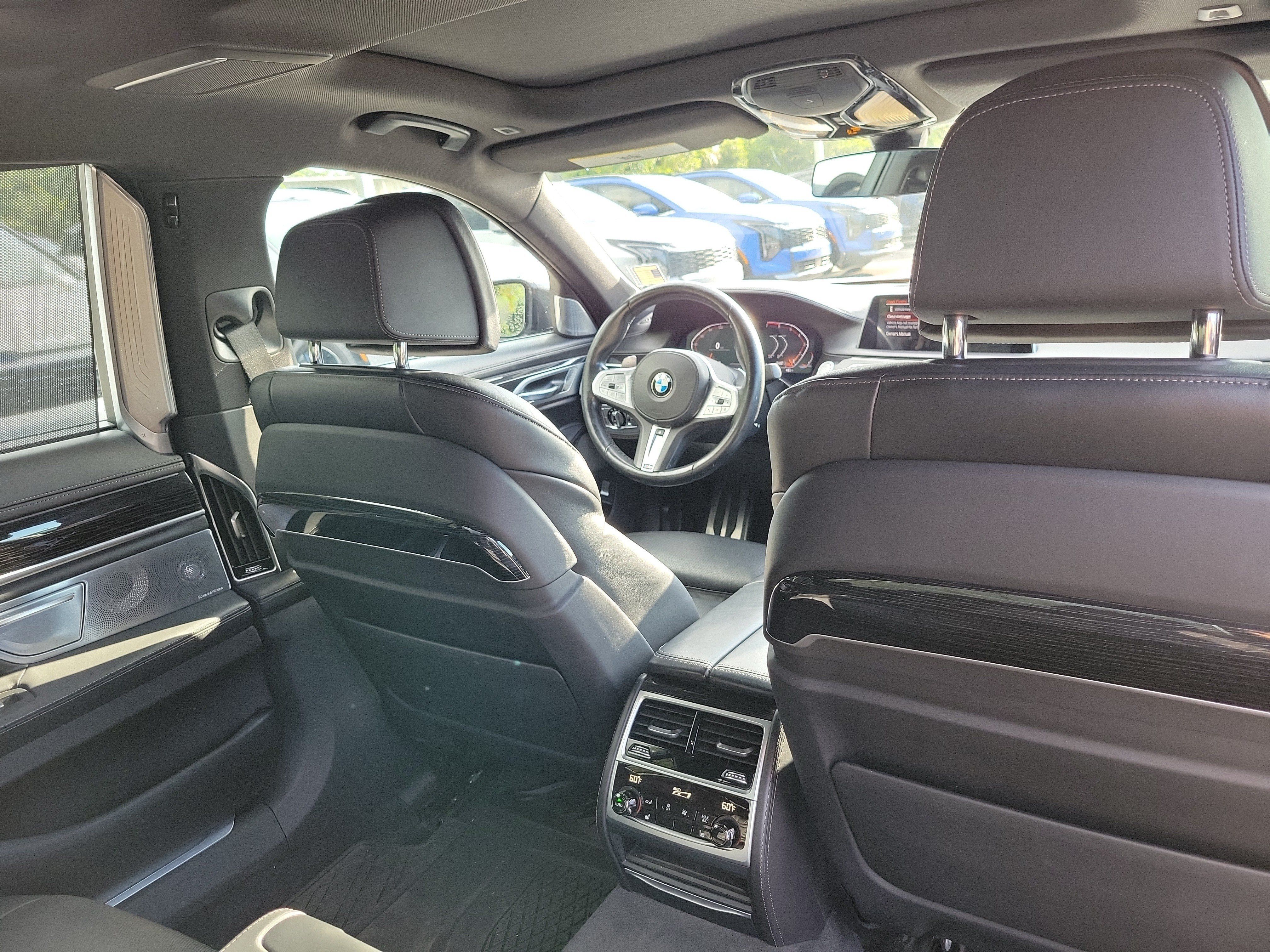 Used 2020 BMW 750i xDrive w/ Executive Package AWD/4WD image 14