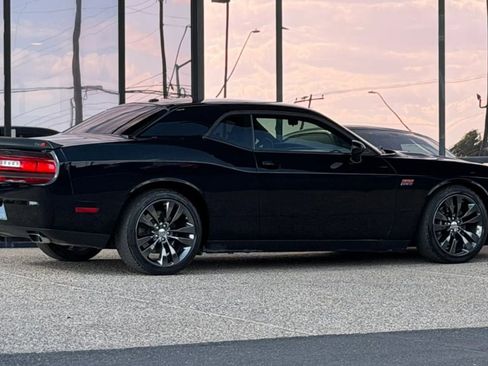 Used 2014 Dodge Challenger SRT8 Core w/ Electronics Convenience Group RWD image 17