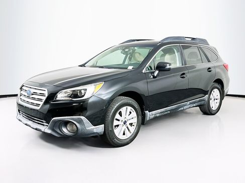 Used 2017 Subaru Outback 2.5i Premium AWD/4WD image 3
