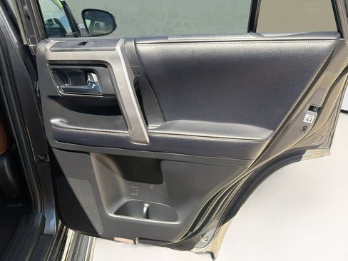 Used 2019 Toyota 4Runner Limited AWD/4WD image 31