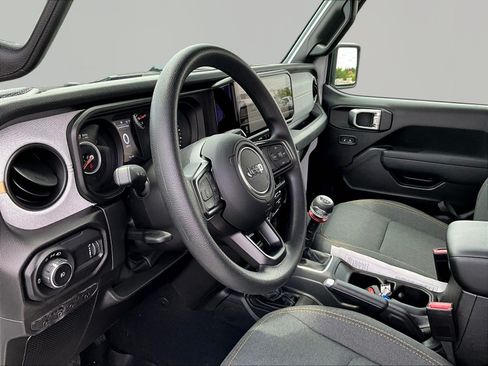 Used 2026 Jeep Wrangler Sport AWD/4WD image 15