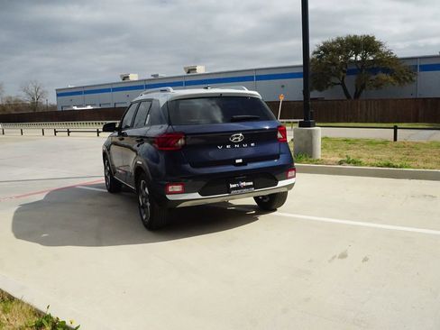 New 2026 Hyundai Venue SEL image 7