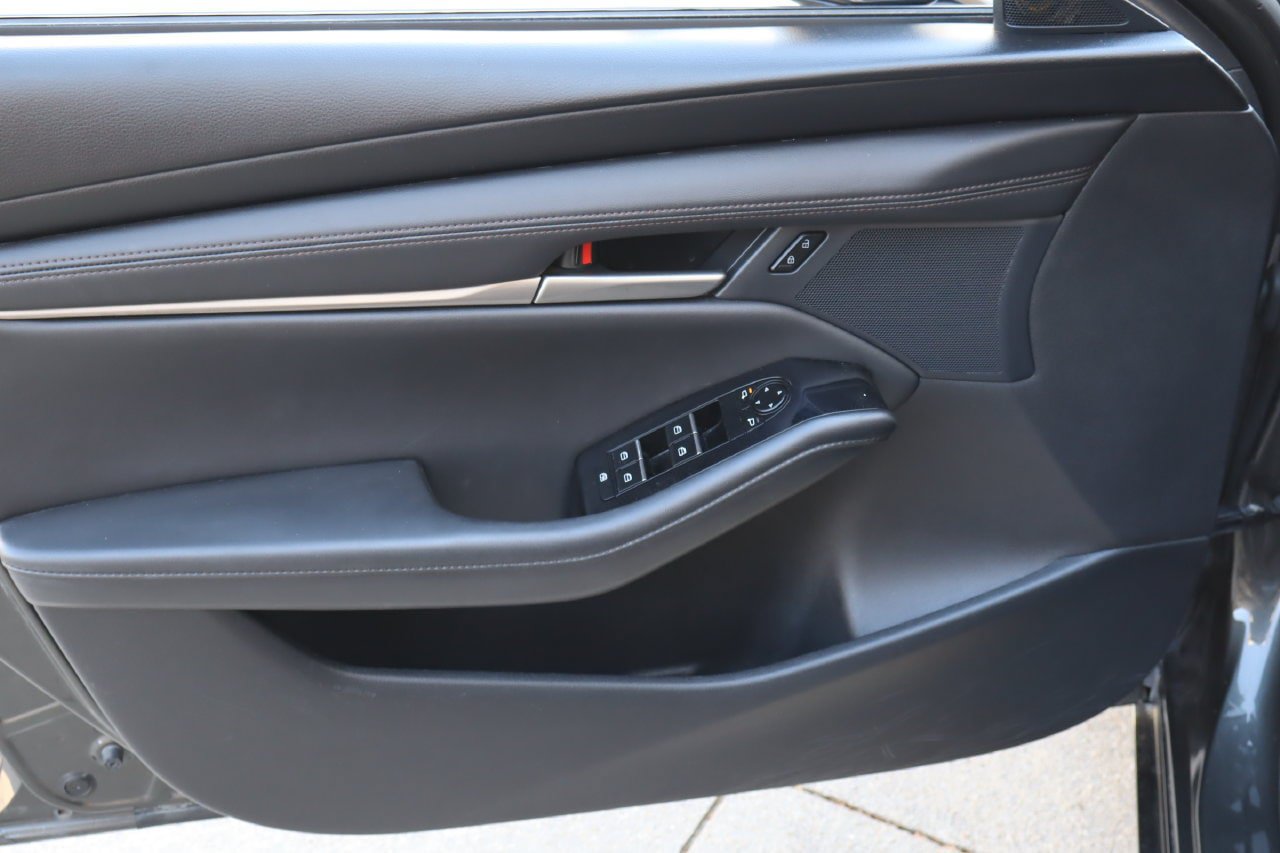 Used 2024 MAZDA MAZDA3 s FWD image 17