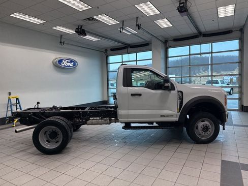 New 2026 Ford F550 4x4 Regular Cab Super Duty w/ XL Chrome Package image 13