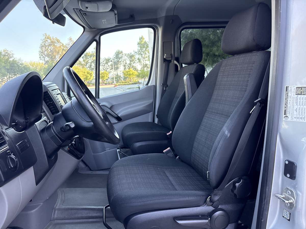 Used 2016 Mercedes-Benz Sprinter 2500 image 16
