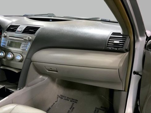 Used 2011 Toyota Camry LE w/ LE Extra-Value Pkg FWD image 18