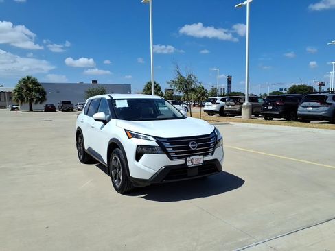 Used 2024 Nissan Rogue SV FWD image 7