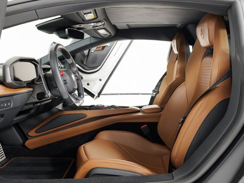 Used 2024 Lamborghini Revuelto AWD/4WD image 17