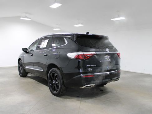 Used 2024 Buick Enclave Essence w/ Sport Touring Edition image 7