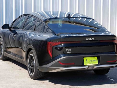 Used 2025 Kia K4 EX image 45
