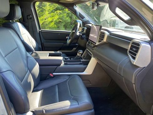 Used 2024 Toyota Tundra Platinum AWD/4WD image 36