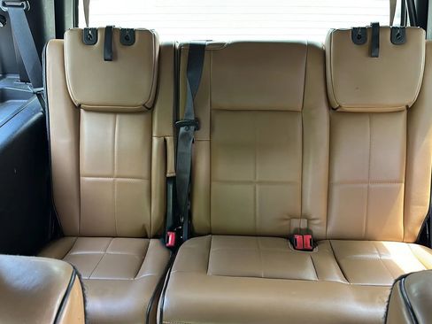 Used 2014 Lincoln Navigator 4WD w/ Equipment Group 101A image 17