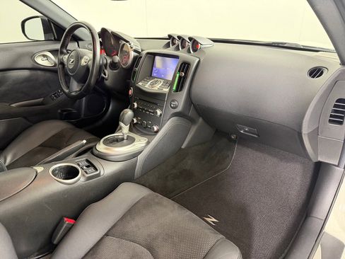 Used 2019 Nissan 370Z Touring Sport RWD image 22