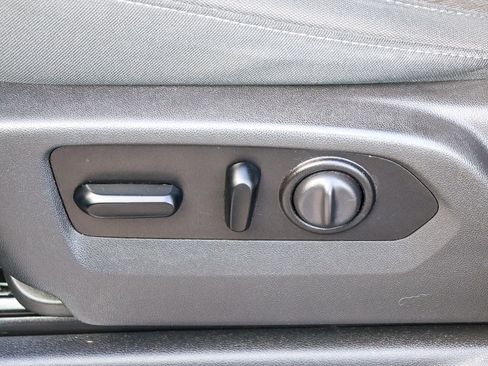 Used 2021 Chevrolet Silverado 1500 LT image 17