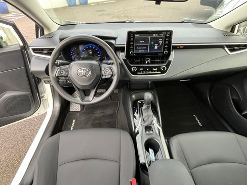 Used 2021 Toyota Corolla LE w/ Carpet Mat Package (TMS) image 11