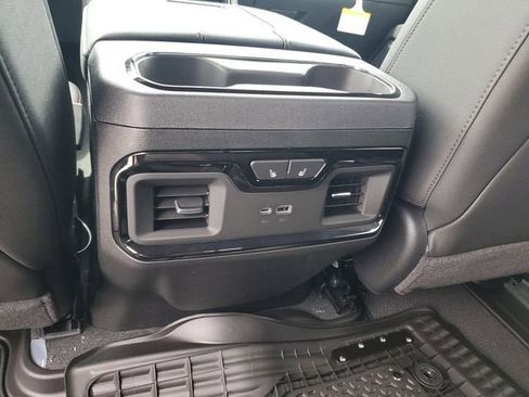 New 2026 GMC Sierra 3500 AT4 w/ AT4 Premium Plus Package AWD/4WD image 17