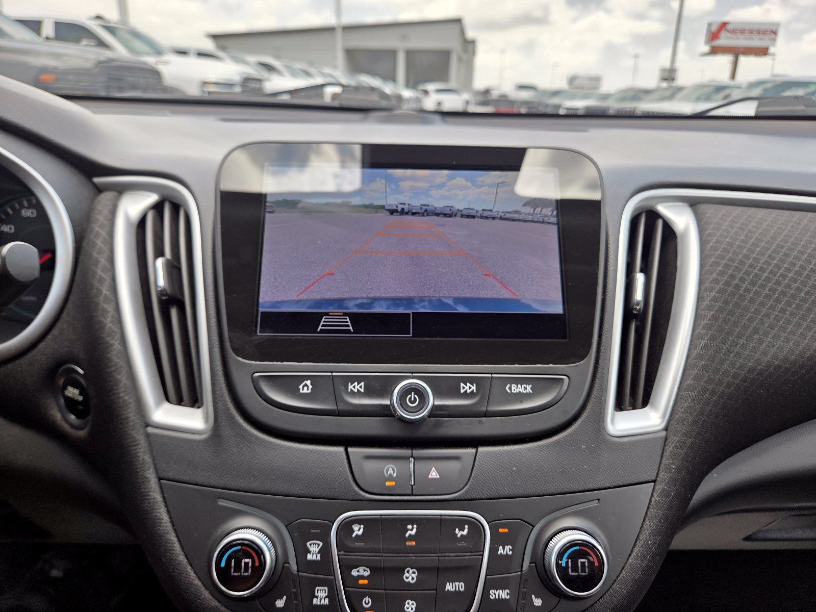 Used 2024 Chevrolet Malibu LT FWD image 38