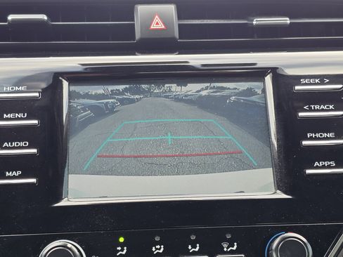 Used 2019 Toyota Camry L image 19