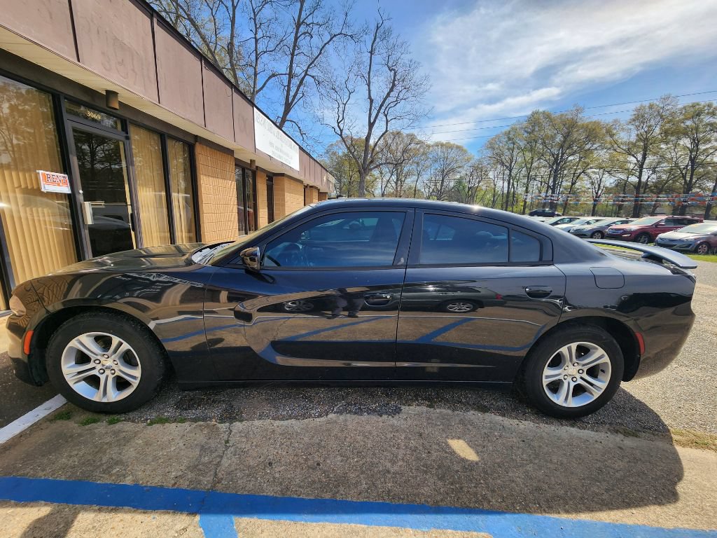 Used 2015 Dodge Charger SE w/ Popular Equipment Group RWD image 3