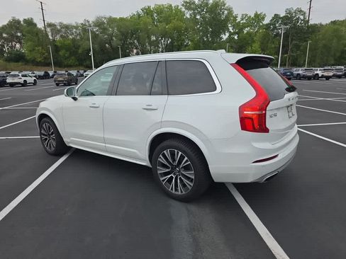 Used 2020 Volvo XC90 T6 Momentum AWD/4WD image 4