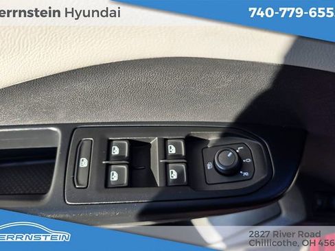 Used 2022 Volkswagen Taos SE image 15