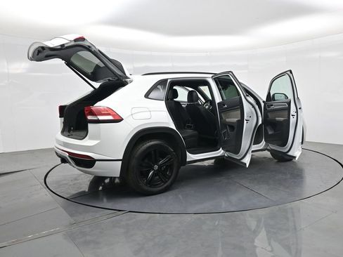 Used 2023 Volkswagen Atlas Cross Sport SEL R-Line AWD/4WD image 31