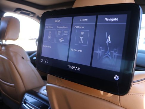 Used 2021 Cadillac Escalade Premium Luxury image 33