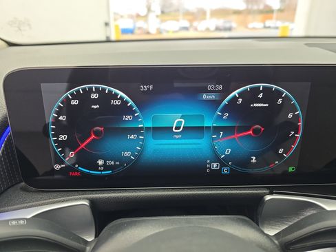 Used 2022 Mercedes-Benz GLB 250 w/ Premium Package Lite image 19