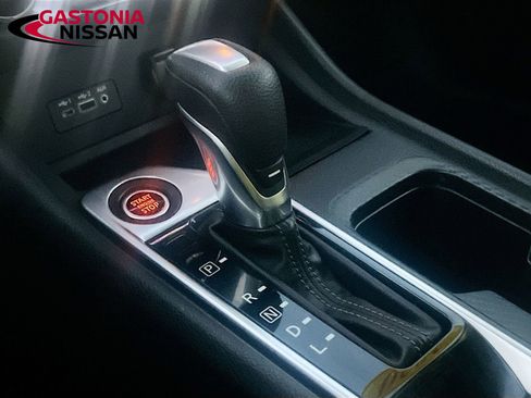 Used 2020 Nissan Sentra SV image 21