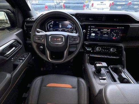 Used 2024 GMC Sierra 1500 AT4 w/ Technology Package AWD/4WD image 5