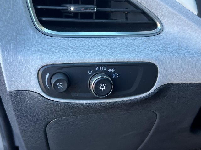 Used 2020 Chevrolet Bolt Premier w/ Infotainment Package FWD image 24