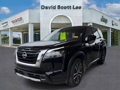 Used 2025 Nissan Pathfinder Platinum w/ Cargo Package