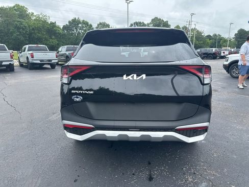 Used 2025 Kia Sportage EX FWD image 4