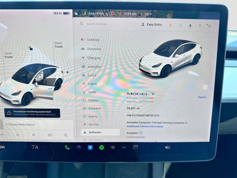 Used 2021 Tesla Model Y Long Range image 17