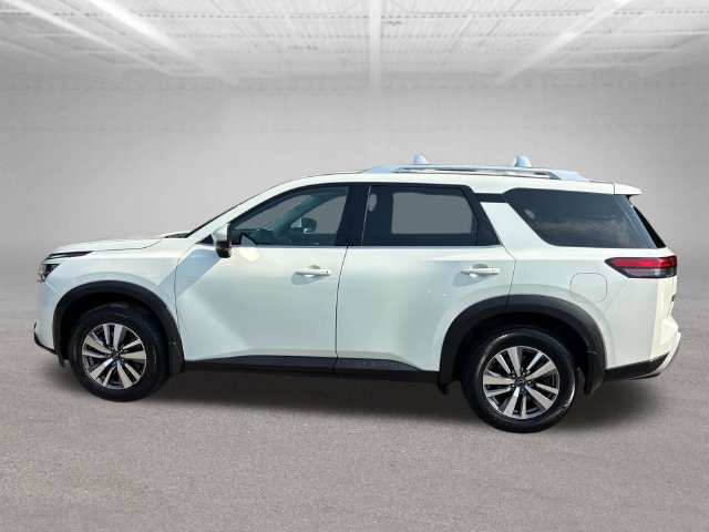 Used 2022 Nissan Pathfinder SL w/ SL Black Package AWD/4WD image 4
