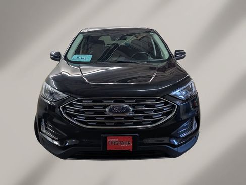 Used 2024 Ford Edge Titanium image 2
