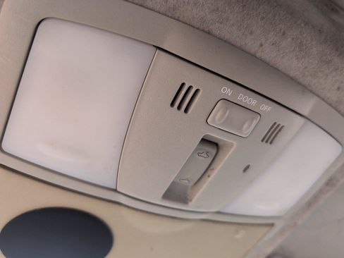 Used 2009 Nissan Rogue SL w/ Premium Pkg FWD image 20