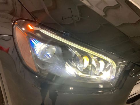 Used 2021 Mercedes-Benz GLS 450 4MATIC image 27